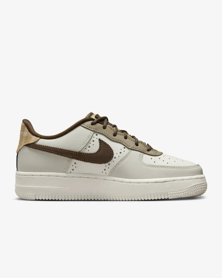Nike Air Force 1 LV8