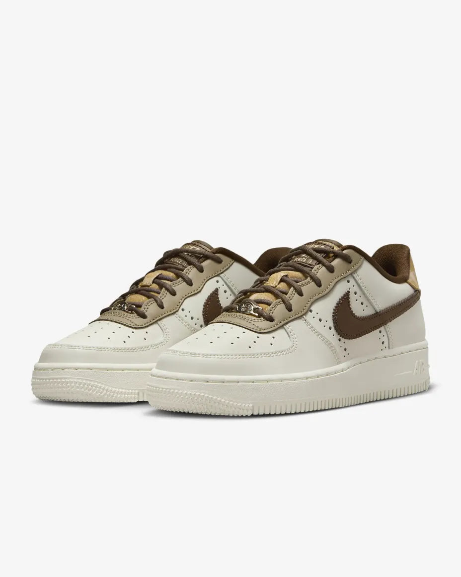 Nike Air Force 1 LV8