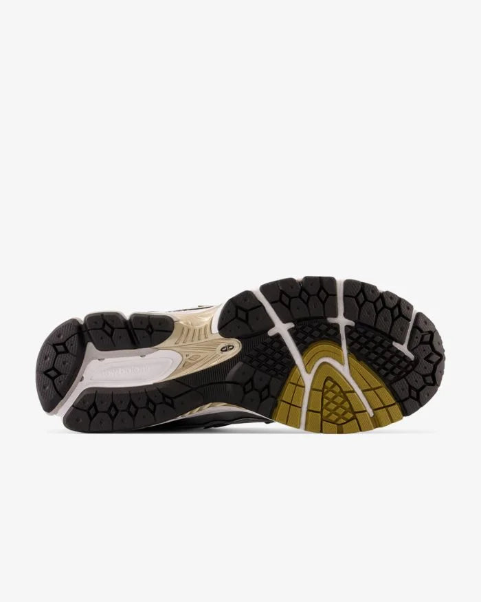 New Balance 1906r Metallic Gold