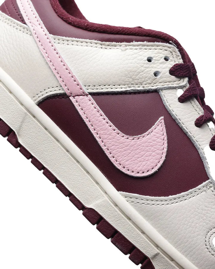 Nike Dunk Low Valentine Day