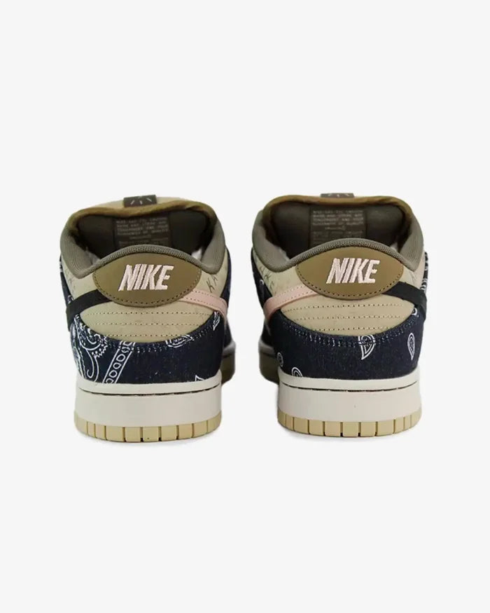 Nike SB Dunk x Travis Scott