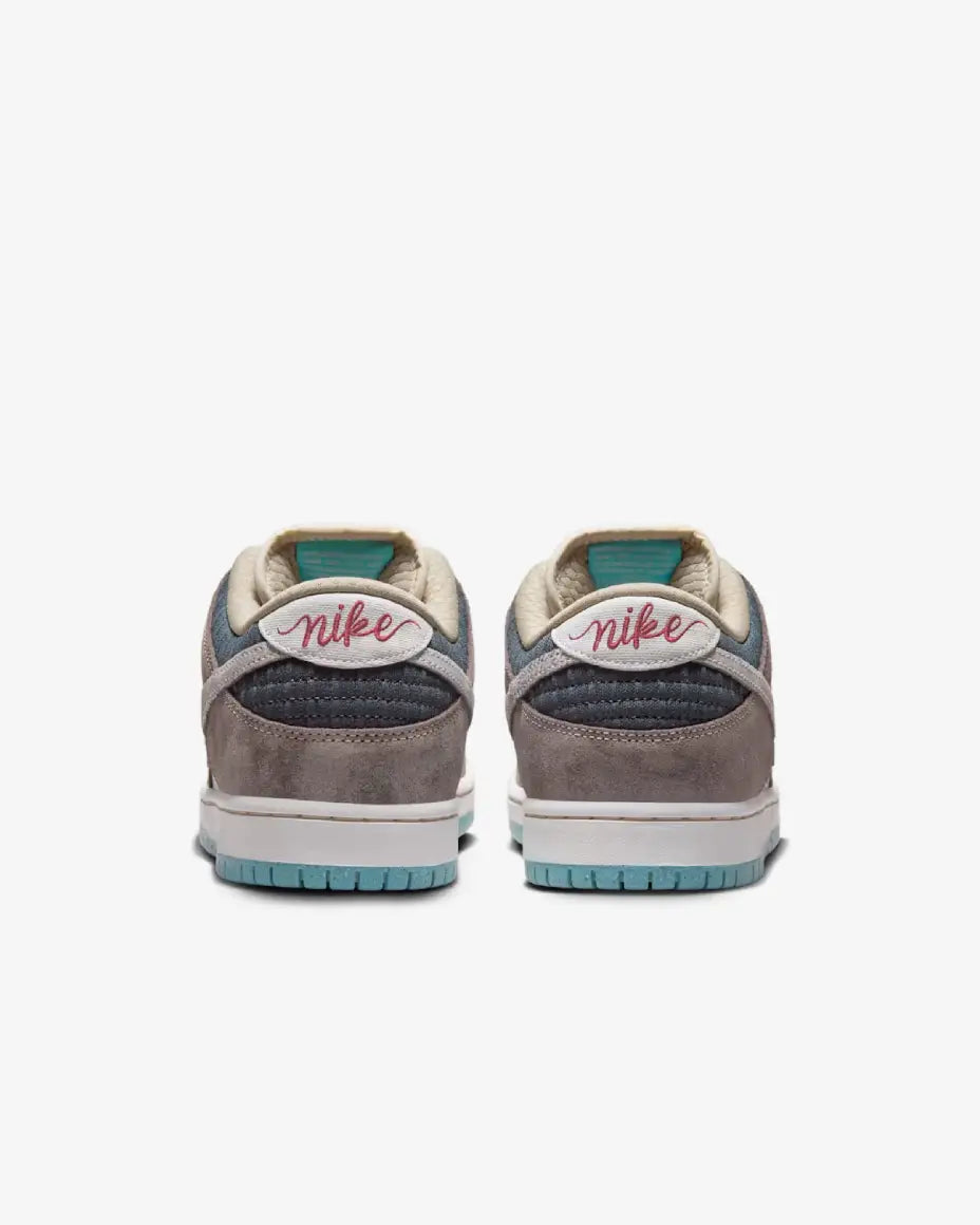 Nike SB Dunk Low Pro