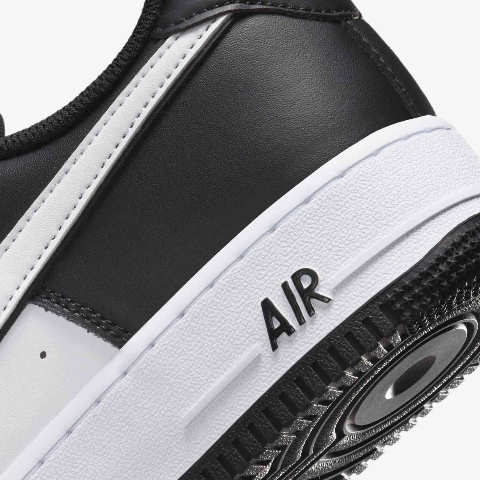 Nike Air Force 1 Panda